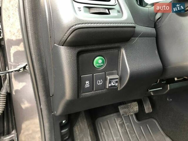 Серый Хонда ХРВ, объемом двигателя 1.8 л и пробегом 132 тыс. км за 16999 $, фото 15 на Automoto.ua