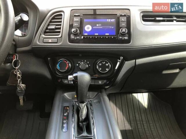Серый Хонда ХРВ, объемом двигателя 1.8 л и пробегом 132 тыс. км за 16999 $, фото 4 на Automoto.ua