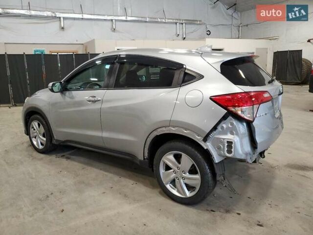 Серый Хонда ХРВ, объемом двигателя 1.8 л и пробегом 86 тыс. км за 3000 $, фото 1 на Automoto.ua