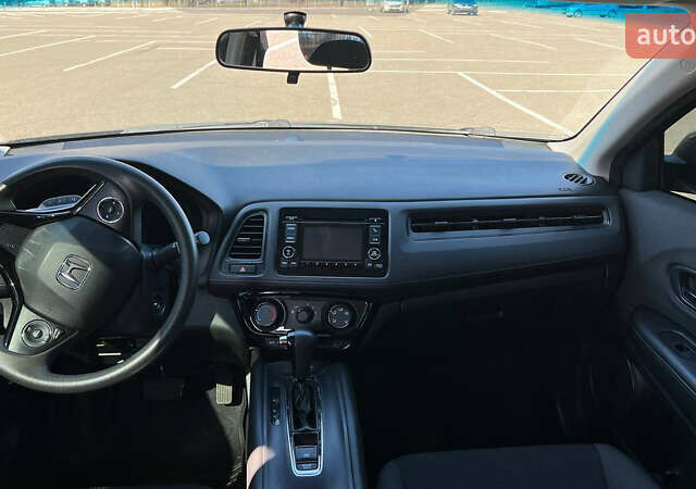 Серый Хонда ХРВ, объемом двигателя 1.8 л и пробегом 92 тыс. км за 15000 $, фото 1 на Automoto.ua