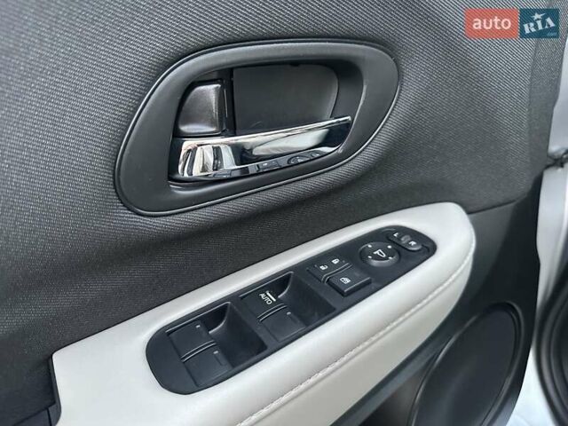 Серый Хонда ХРВ, объемом двигателя 1.8 л и пробегом 38 тыс. км за 19300 $, фото 18 на Automoto.ua