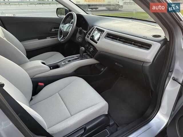 Серый Хонда ХРВ, объемом двигателя 1.8 л и пробегом 38 тыс. км за 19300 $, фото 16 на Automoto.ua