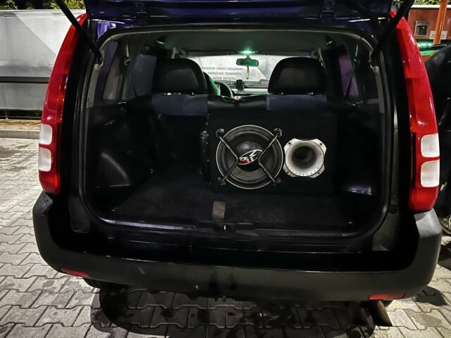 Синій Хонда ХРВ, об'ємом двигуна 1.6 л та пробігом 305 тис. км за 4500 $, фото 4 на Automoto.ua