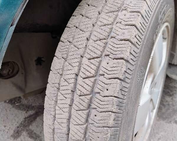 Зеленый Хонда ХРВ, объемом двигателя 1.6 л и пробегом 260 тыс. км за 3400 $, фото 4 на Automoto.ua