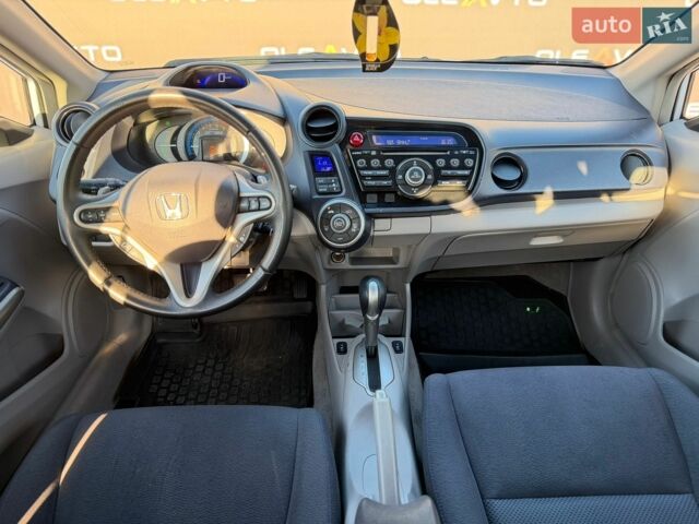 Білий Хонда Інсайт, об'ємом двигуна 1.3 л та пробігом 136 тис. км за 8000 $, фото 49 на Automoto.ua