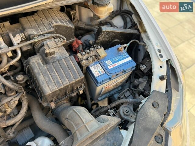 Білий Хонда Інсайт, об'ємом двигуна 1.3 л та пробігом 136 тис. км за 8000 $, фото 64 на Automoto.ua