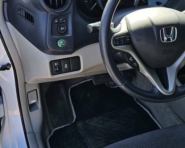 Білий Хонда Інсайт, об'ємом двигуна 1.3 л та пробігом 255 тис. км за 7500 $, фото 17 на Automoto.ua