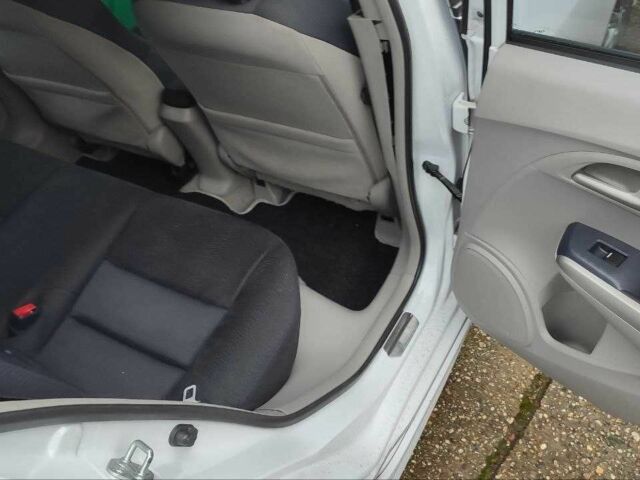 Белый Хонда Инсайт, объемом двигателя 1.3 л и пробегом 3 тыс. км за 1845 $, фото 1 на Automoto.ua