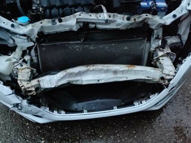 Белый Хонда Инсайт, объемом двигателя 1.3 л и пробегом 3 тыс. км за 2017 $, фото 13 на Automoto.ua