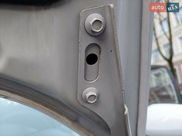 Білий Хонда Інсайт, об'ємом двигуна 1.33 л та пробігом 186 тис. км за 8777 $, фото 56 на Automoto.ua