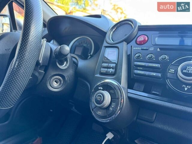 Білий Хонда Інсайт, об'ємом двигуна 1.34 л та пробігом 300 тис. км за 6800 $, фото 32 на Automoto.ua
