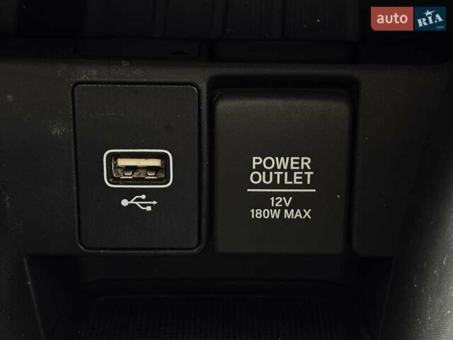 Белый Хонда Инсайт, объемом двигателя 1.5 л и пробегом 123 тыс. км за 15000 $, фото 31 на Automoto.ua