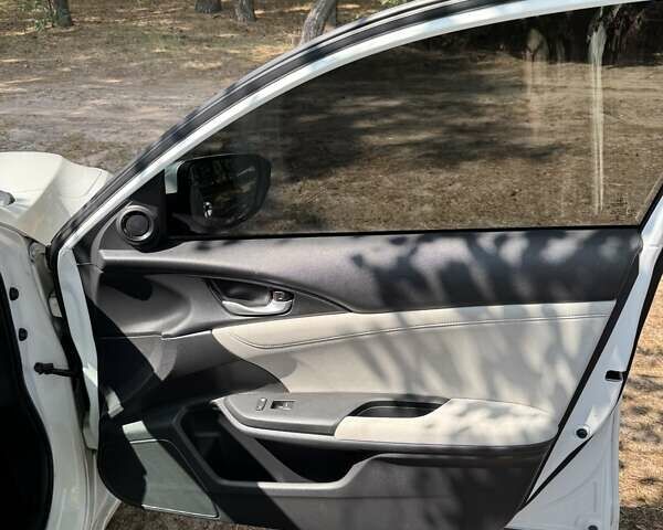 Білий Хонда Інсайт, об'ємом двигуна 1.5 л та пробігом 150 тис. км за 16000 $, фото 49 на Automoto.ua