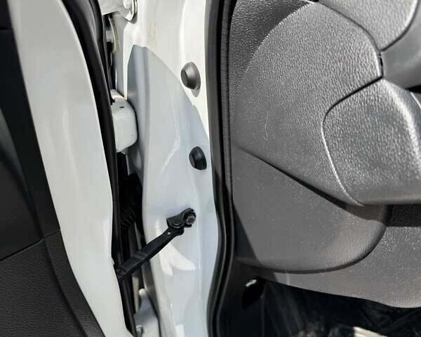 Білий Хонда Інсайт, об'ємом двигуна 1.5 л та пробігом 150 тис. км за 16000 $, фото 75 на Automoto.ua