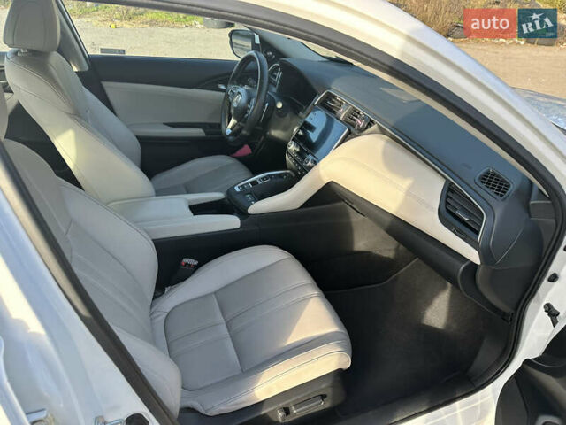 Белый Хонда Инсайт, объемом двигателя 1.5 л и пробегом 75 тыс. км за 17700 $, фото 8 на Automoto.ua