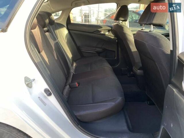 Белый Хонда Инсайт, объемом двигателя 1.5 л и пробегом 150 тыс. км за 16400 $, фото 23 на Automoto.ua