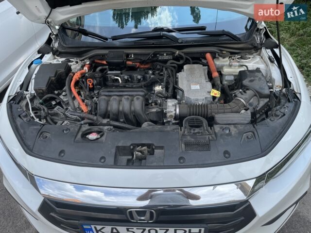 Белый Хонда Инсайт, объемом двигателя 1.5 л и пробегом 150 тыс. км за 16000 $, фото 2 на Automoto.ua