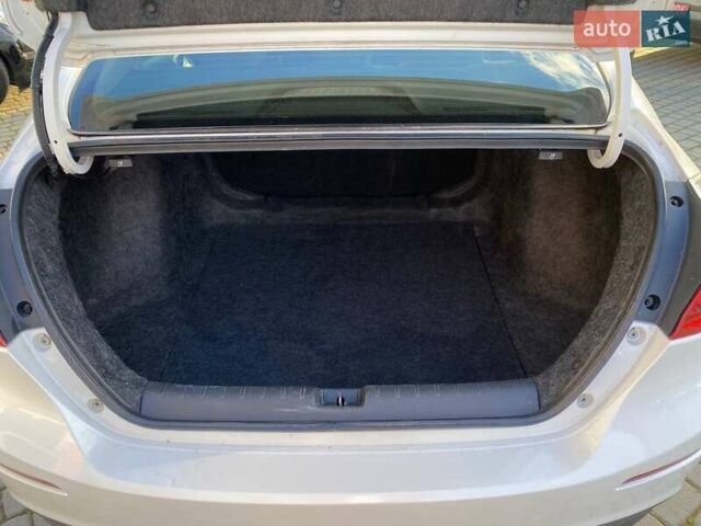 Белый Хонда Инсайт, объемом двигателя 1.5 л и пробегом 150 тыс. км за 16400 $, фото 27 на Automoto.ua