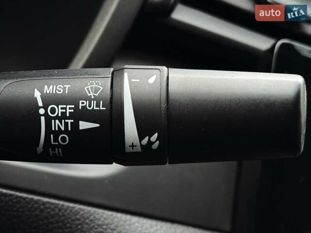 Белый Хонда Инсайт, объемом двигателя 1.5 л и пробегом 123 тыс. км за 15000 $, фото 25 на Automoto.ua