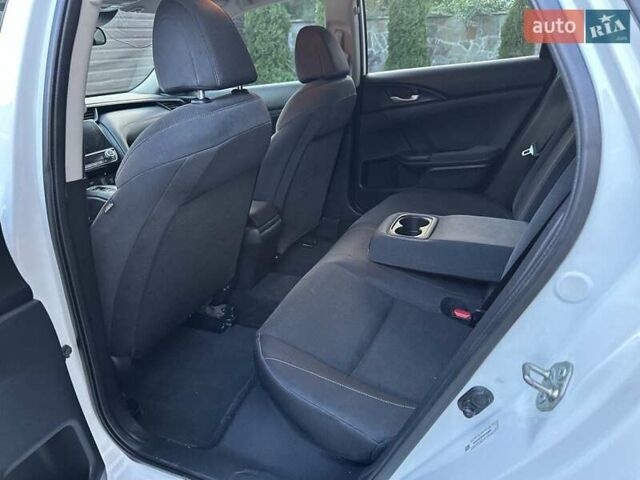 Белый Хонда Инсайт, объемом двигателя 1.5 л и пробегом 146 тыс. км за 16500 $, фото 11 на Automoto.ua