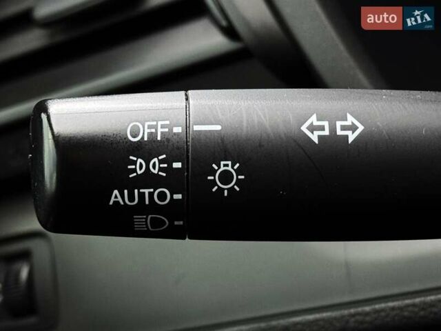 Белый Хонда Инсайт, объемом двигателя 1.5 л и пробегом 123 тыс. км за 15000 $, фото 24 на Automoto.ua