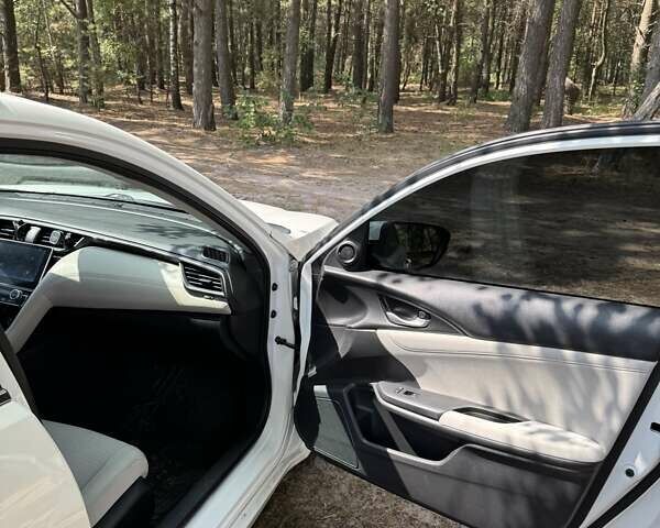 Білий Хонда Інсайт, об'ємом двигуна 1.5 л та пробігом 150 тис. км за 16000 $, фото 40 на Automoto.ua