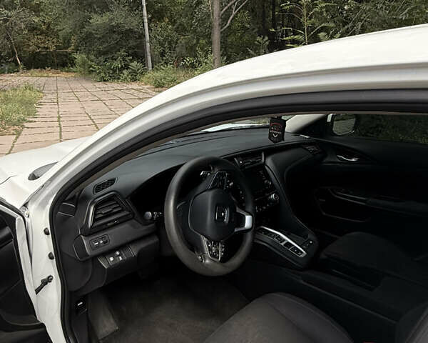 Хонда Инсайт 2018 в Днепре (Днепропетровске) на Automoto.ua Белый Хонда Инсайт, объемом двигателя 1.5 л и пробегом 121 тыс. км за 16000 $, фото 6 на Automoto.ua