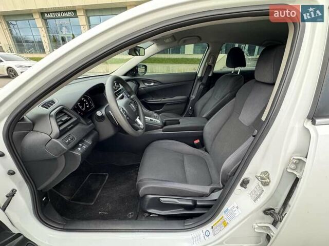 Белый Хонда Инсайт, объемом двигателя 1.5 л и пробегом 123 тыс. км за 15000 $, фото 10 на Automoto.ua