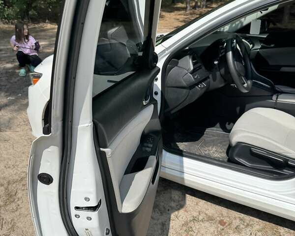 Білий Хонда Інсайт, об'ємом двигуна 1.5 л та пробігом 150 тис. км за 16000 $, фото 72 на Automoto.ua