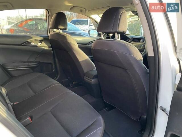 Белый Хонда Инсайт, объемом двигателя 1.5 л и пробегом 150 тыс. км за 16400 $, фото 24 на Automoto.ua