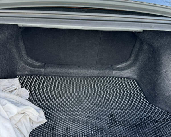 Білий Хонда Інсайт, об'ємом двигуна 1.5 л та пробігом 160 тис. км за 17600 $, фото 16 на Automoto.ua