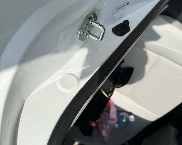 Білий Хонда Інсайт, об'ємом двигуна 1.5 л та пробігом 150 тис. км за 16000 $, фото 68 на Automoto.ua