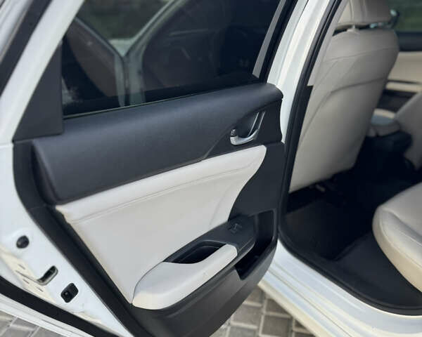 Білий Хонда Інсайт, об'ємом двигуна 1.5 л та пробігом 160 тис. км за 17600 $, фото 13 на Automoto.ua