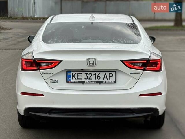 Белый Хонда Инсайт, объемом двигателя 1.5 л и пробегом 123 тыс. км за 15000 $, фото 5 на Automoto.ua