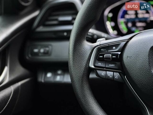 Белый Хонда Инсайт, объемом двигателя 1.5 л и пробегом 123 тыс. км за 15000 $, фото 21 на Automoto.ua