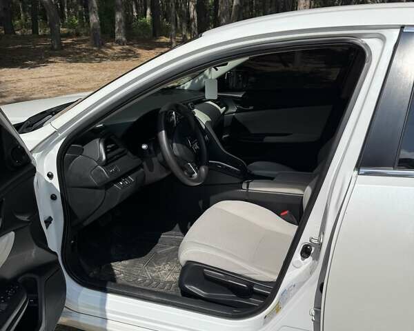 Білий Хонда Інсайт, об'ємом двигуна 1.5 л та пробігом 150 тис. км за 16000 $, фото 71 на Automoto.ua
