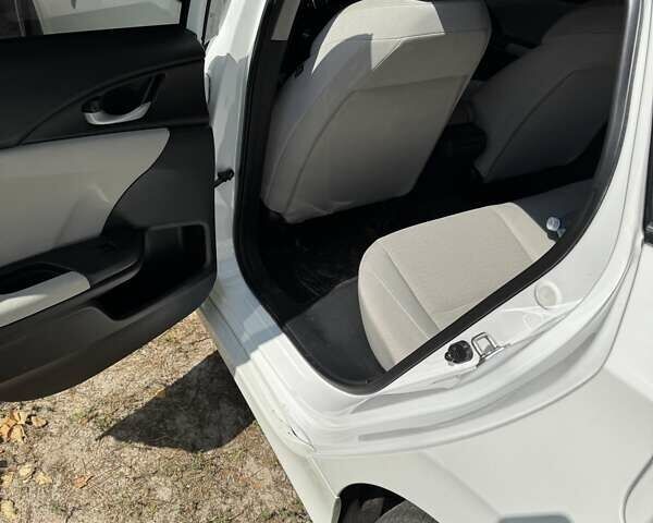 Білий Хонда Інсайт, об'ємом двигуна 1.5 л та пробігом 150 тис. км за 16000 $, фото 65 на Automoto.ua