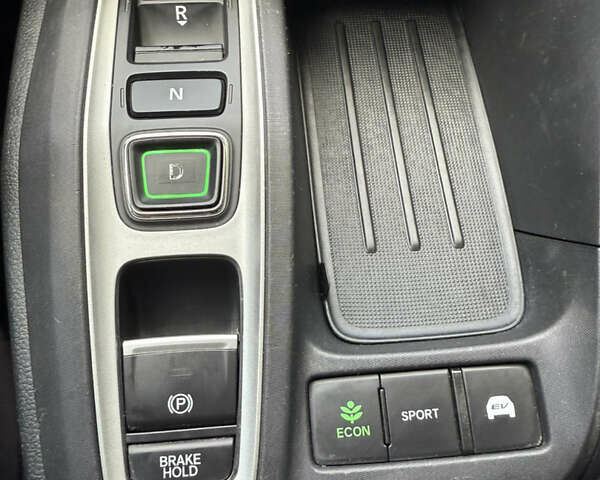 Хонда Инсайт 2018 в Днепре (Днепропетровске) на Automoto.ua Белый Хонда Инсайт, объемом двигателя 1.5 л и пробегом 121 тыс. км за 16000 $, фото 11 на Automoto.ua