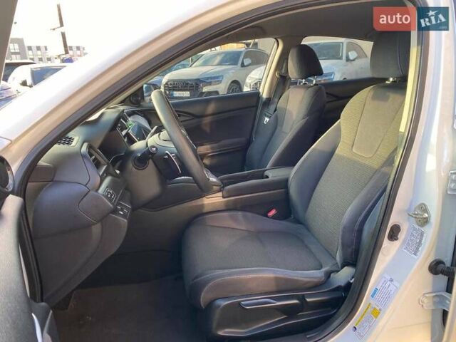 Белый Хонда Инсайт, объемом двигателя 1.5 л и пробегом 150 тыс. км за 16400 $, фото 19 на Automoto.ua