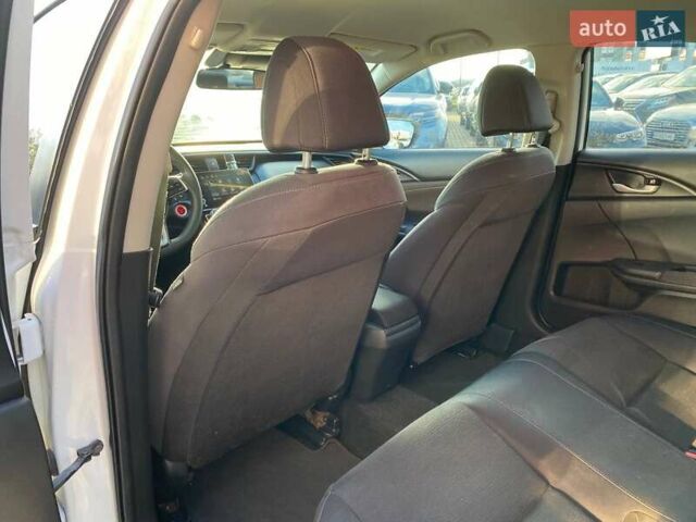 Белый Хонда Инсайт, объемом двигателя 1.5 л и пробегом 150 тыс. км за 16400 $, фото 22 на Automoto.ua