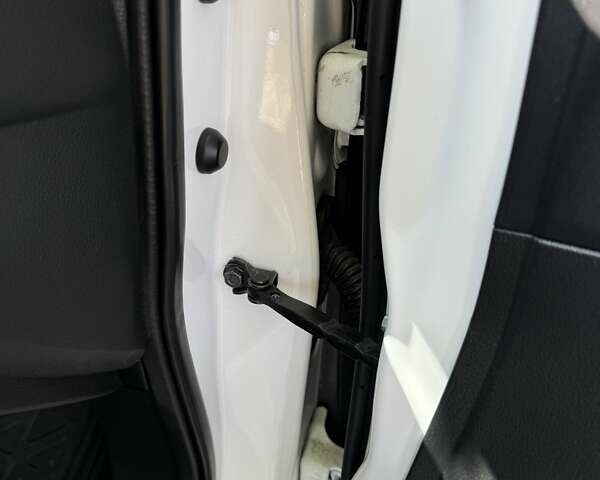 Білий Хонда Інсайт, об'ємом двигуна 1.5 л та пробігом 150 тис. км за 16000 $, фото 50 на Automoto.ua