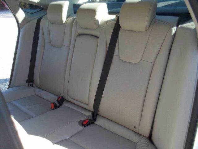 Белый Хонда Инсайт, объемом двигателя 1.5 л и пробегом 41 тыс. км за 6000 $, фото 10 на Automoto.ua