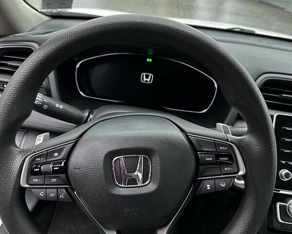 Белый Хонда Инсайт, объемом двигателя 1.5 л и пробегом 170 тыс. км за 17700 $, фото 2 на Automoto.ua