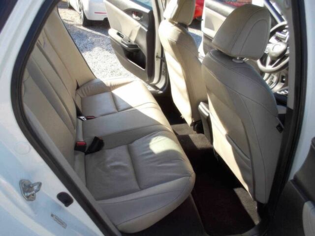 Белый Хонда Инсайт, объемом двигателя 1.5 л и пробегом 41 тыс. км за 6000 $, фото 12 на Automoto.ua