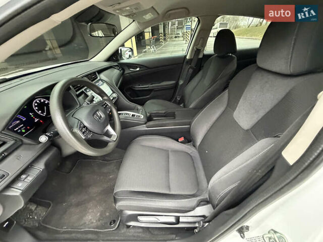 Белый Хонда Инсайт, объемом двигателя 1.5 л и пробегом 214 тыс. км за 15999 $, фото 12 на Automoto.ua