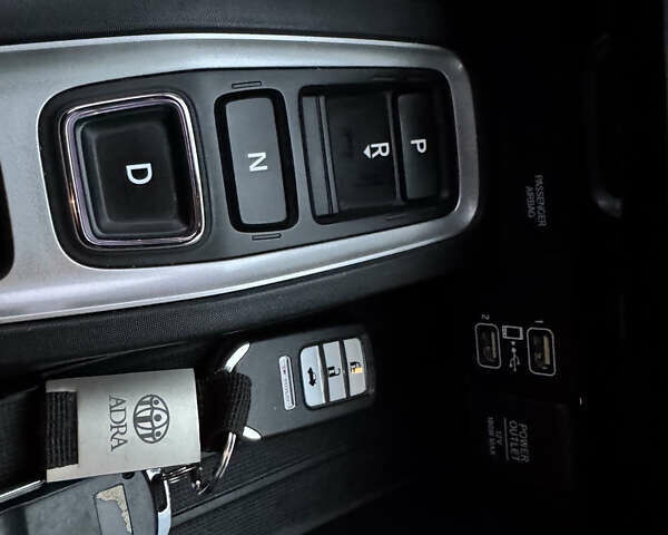 Хонда Инсайт 2020 в Киеве на Automoto.ua Белый Хонда Инсайт, объемом двигателя 1.5 л и пробегом 121 тыс. км за 16500 $, фото 13 на Automoto.ua