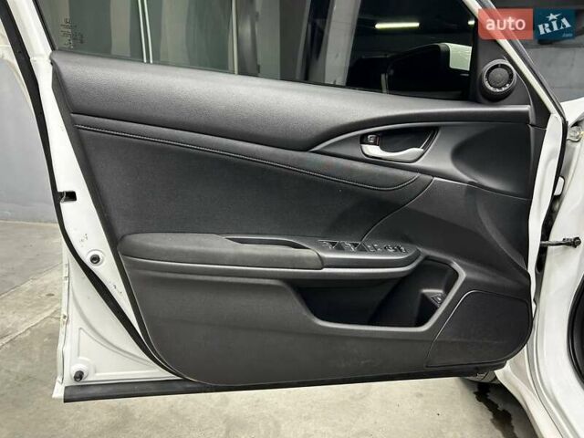 Белый Хонда Инсайт, объемом двигателя 1.5 л и пробегом 105 тыс. км за 18500 $, фото 9 на Automoto.ua