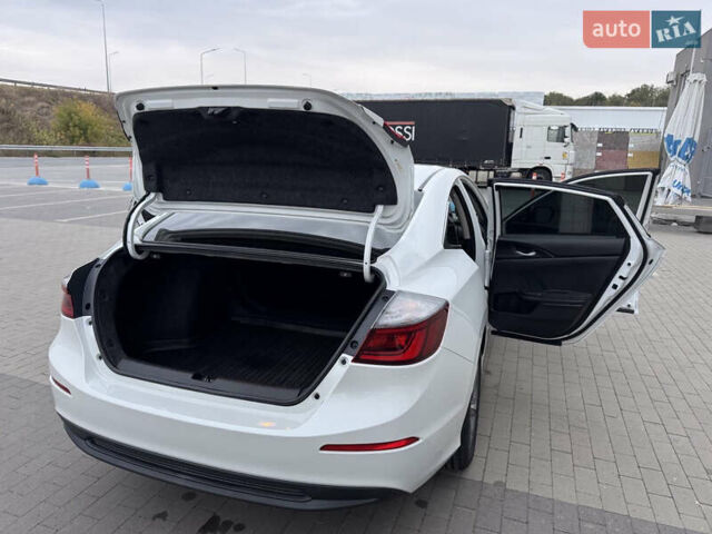 Хонда Инсайт 2020 в Киеве на Automoto.ua Белый Хонда Инсайт, объемом двигателя 1.5 л и пробегом 121 тыс. км за 16500 $, фото 26 на Automoto.ua