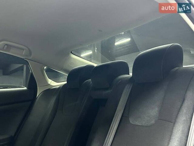 Белый Хонда Инсайт, объемом двигателя 1.5 л и пробегом 105 тыс. км за 18500 $, фото 14 на Automoto.ua