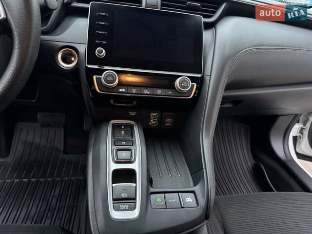 Хонда Инсайт 2020 в Киеве на Automoto.ua Белый Хонда Инсайт, объемом двигателя 1.5 л и пробегом 121 тыс. км за 16500 $, фото 10 на Automoto.ua